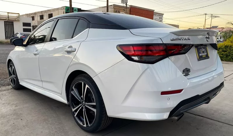 Nissan Sentra 2023 lleno