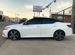 Nissan Sentra 2023 lleno