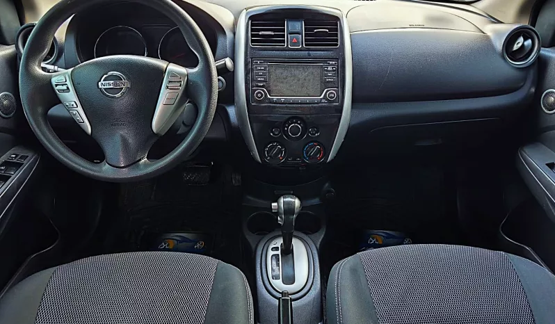 Nissan Versa 2018 lleno