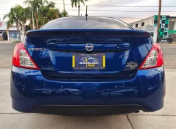 Nissan Versa 2018 lleno