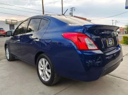 Nissan Versa 2018 lleno