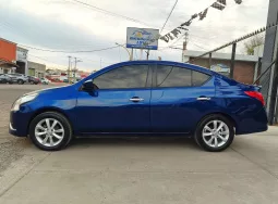 Nissan Versa 2018 lleno