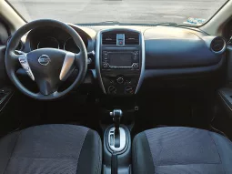Nissan Versa 2019 lleno