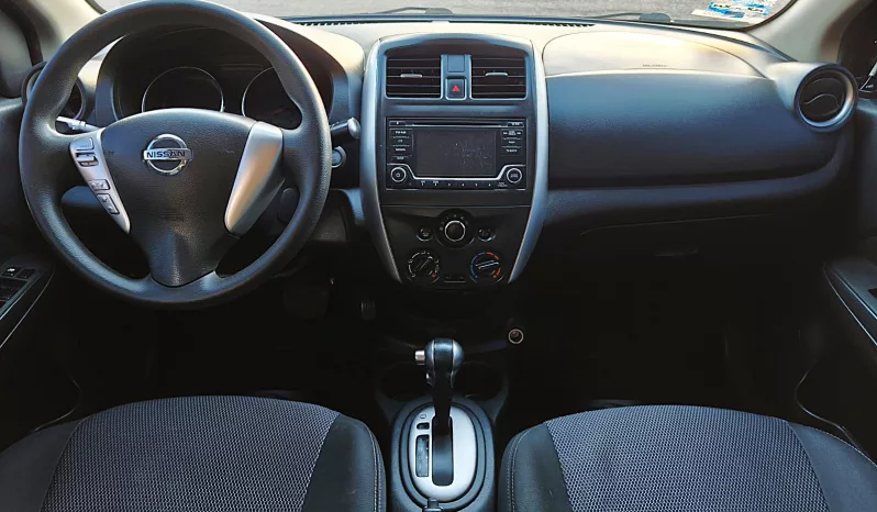 Nissan Versa 2019 lleno