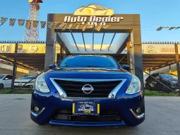 Nissan Versa 2019 lleno