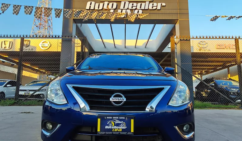 Nissan Versa 2019 lleno