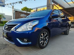 Nissan Versa 2019 lleno