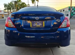 Nissan Versa 2019 lleno