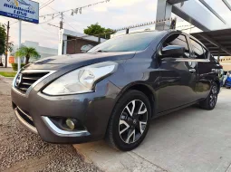Nissan Versa lleno