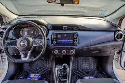 Nissan Versa 2024 lleno