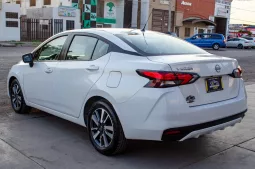 Nissan Versa 2024 lleno