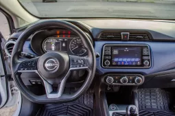 Nissan Versa 2024 lleno