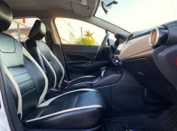 Nissan Versa 2022 lleno