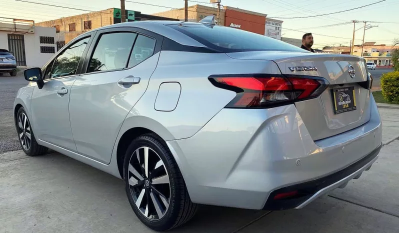 Nissan Versa 2022 lleno