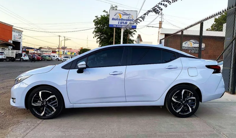 Nissan Versa 2025 lleno