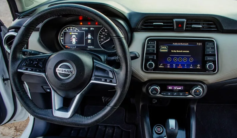 Nissan Versa 2020 lleno