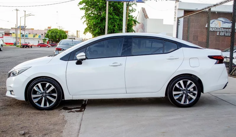Nissan Versa 2020 lleno
