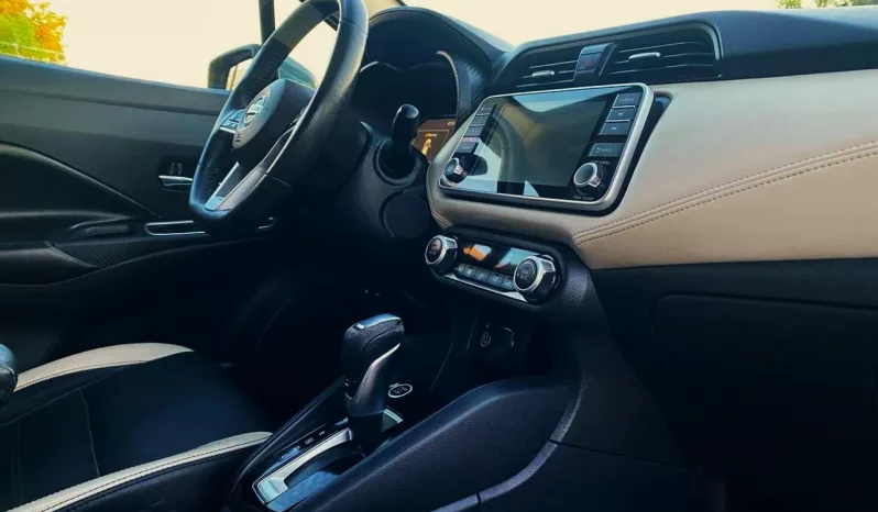 Nissan Versa 2021 lleno