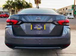 Nissan Versa 2021 lleno
