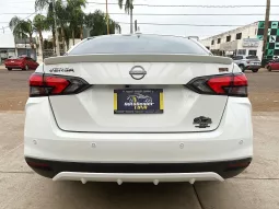 Nissan Versa 2024 lleno