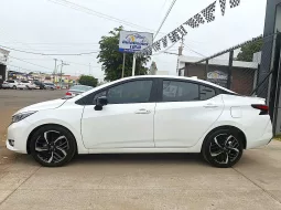 Nissan Versa 2024 lleno
