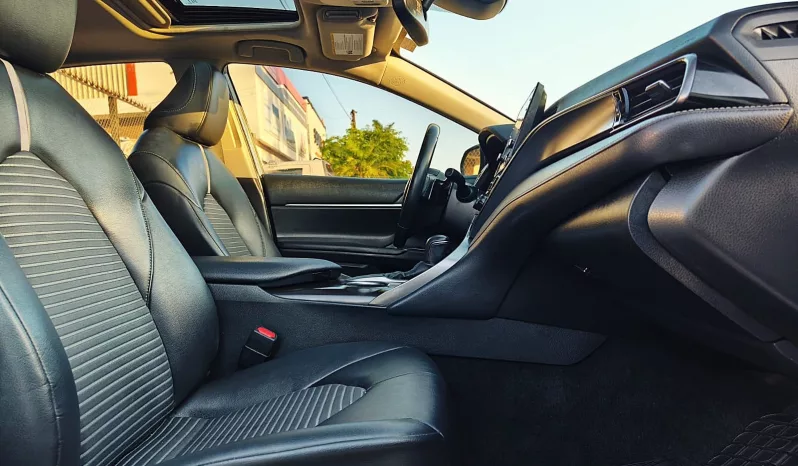 Toyota Camry 2023 lleno