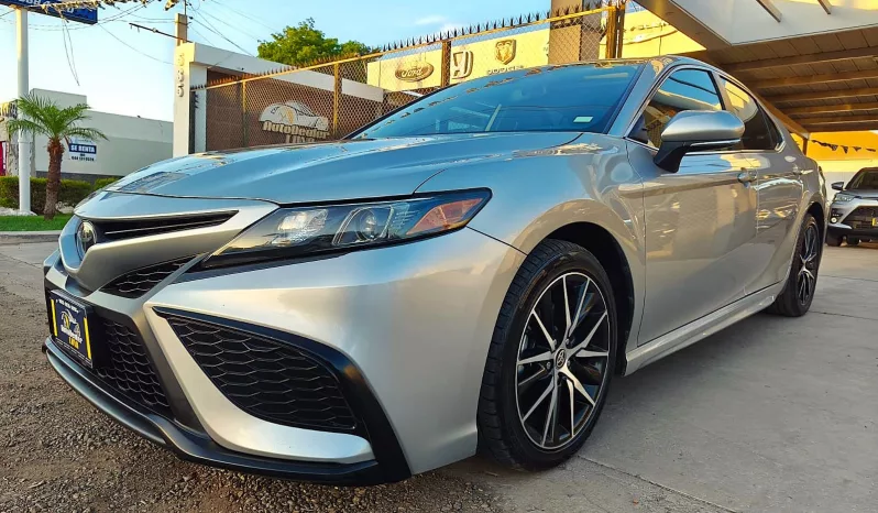 Toyota Camry 2023 lleno