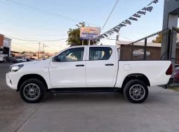 Toyota Hilux 2022 lleno
