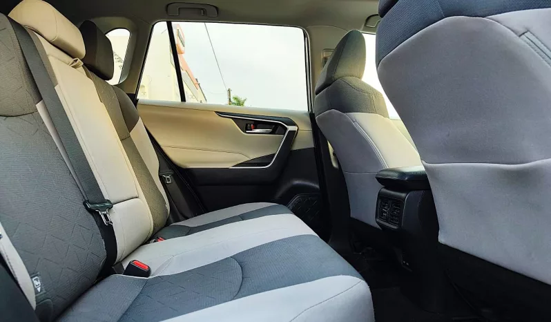 Toyota Rav-4 2023 lleno