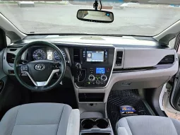 Toyota Sienna 2017 lleno