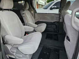 Toyota Sienna 2017 lleno