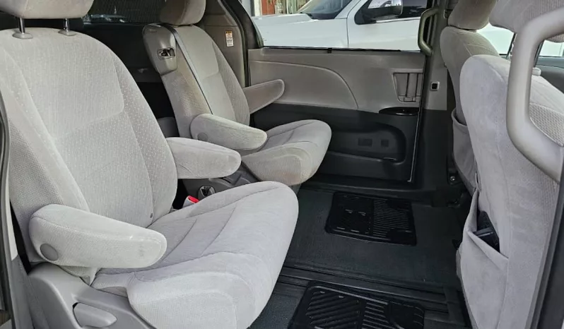 Toyota Sienna 2017 lleno