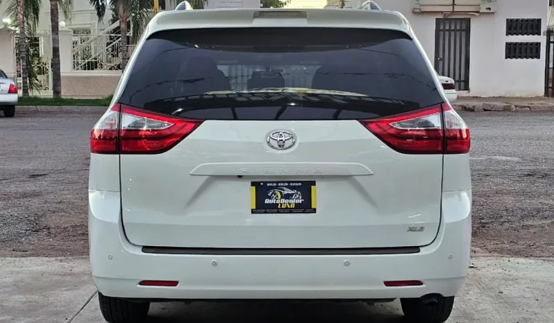 Toyota Sienna 2017 lleno