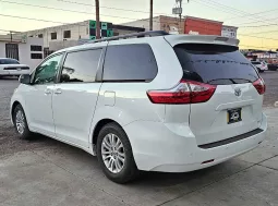 Toyota Sienna 2017 lleno