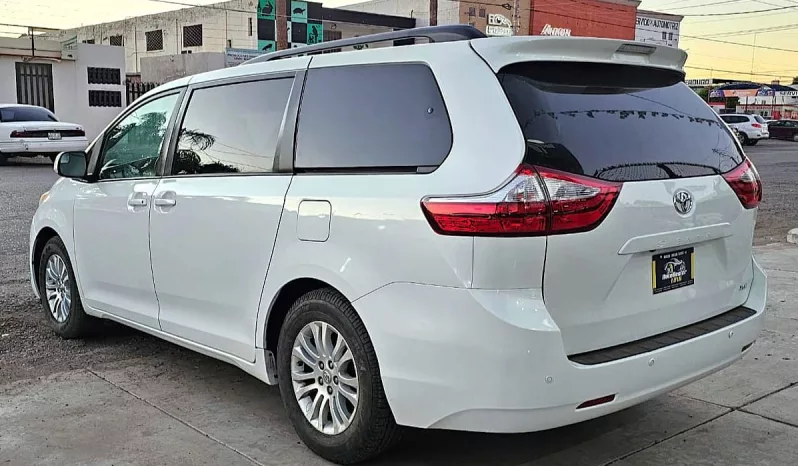 Toyota Sienna 2017 lleno