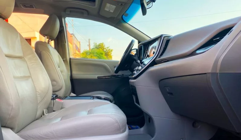 Toyota Sienna 2017 lleno