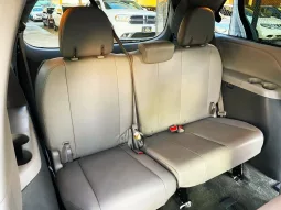 Toyota Sienna 2017 lleno
