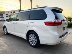 Toyota Sienna 2017 lleno